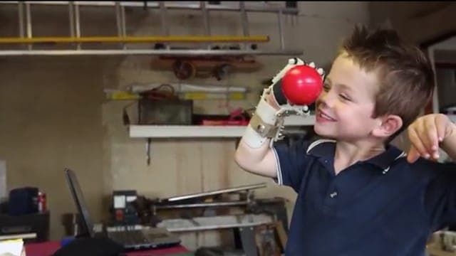 MakerBot Stories | 3D Printing Mechanical Hands